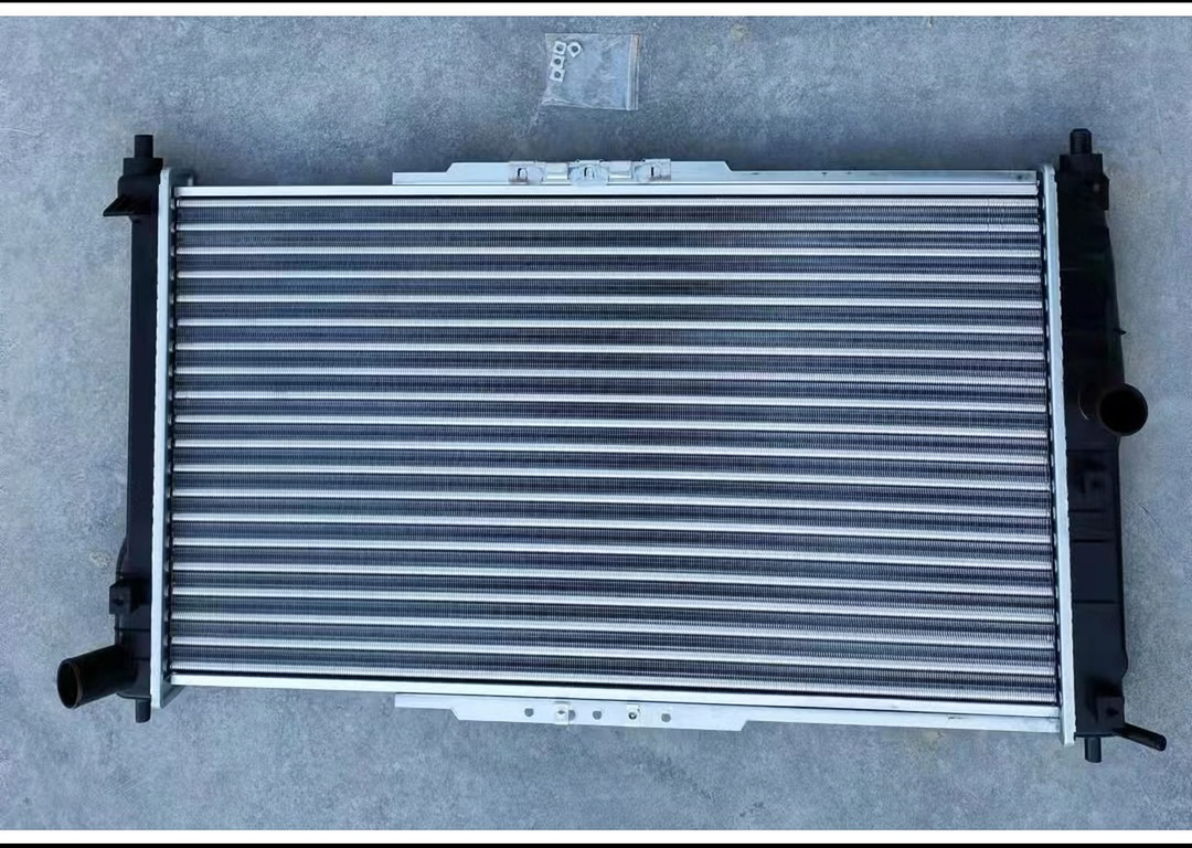 GMQ Auto Parts Radiator Auto Spare Parts for DAEWOO LEGANZA