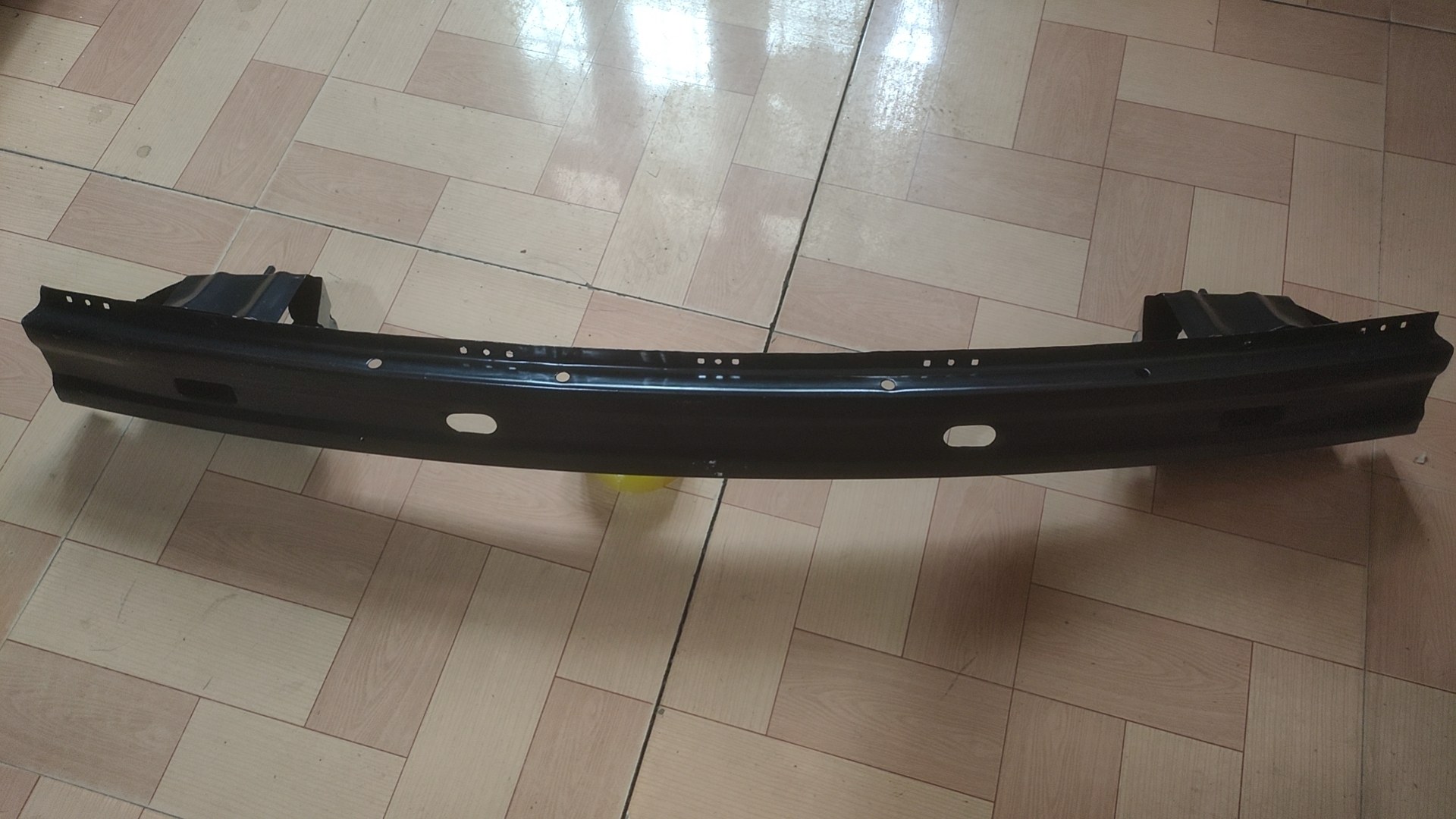 GMQ Auto Parts 86530-25000 Bumper Reinforcement Auto Spare Parts for Hyundai Kia 2000 ACCENT FRONT BUMPER SUPPORT