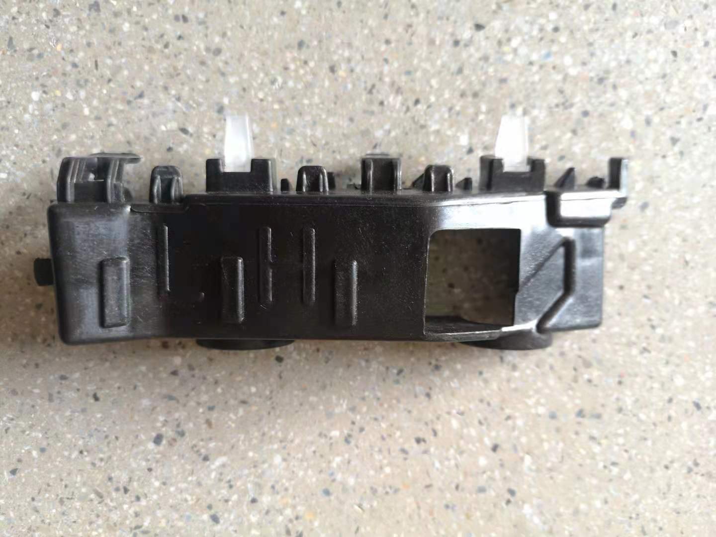 GMQ Auto Parts 86513-14-D3000 Bumper Reinforcement Auto Spare Parts for Hyundai Kia 2015 TUCSON FRONT BUMPER BRACKET