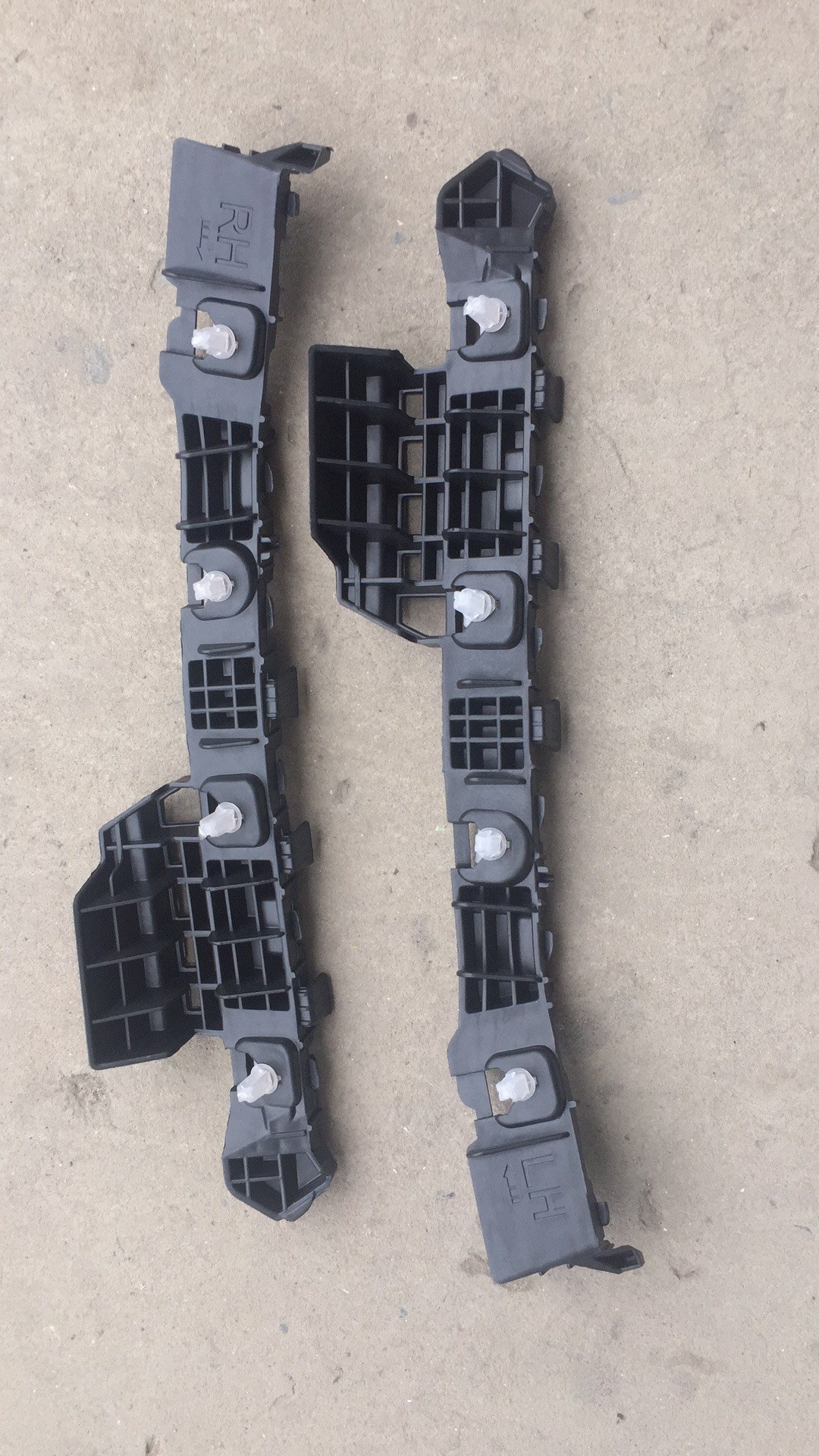 GMQ Auto Parts 86613-14-C0000 Bumper Reinforcement Auto Spare Parts for Hyundai Kia 2011 IX25/CRETA REAR BUMPER BRACKET