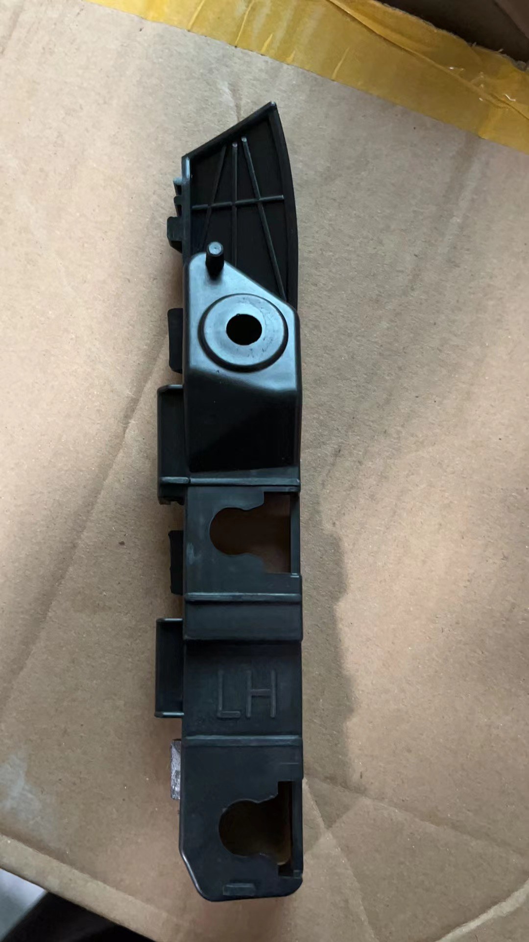 GMQ Auto Parts 86613-4-0X100 Bumper Reinforcement Auto Spare Parts for Hyundai Kia 2008 GRAND I10 REAR BUMPER BRACKET