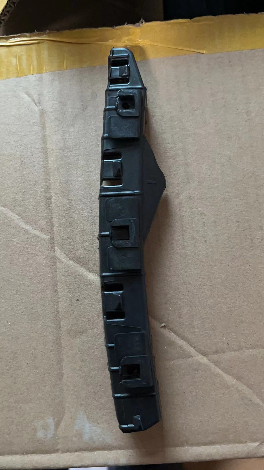 GMQ Auto Parts 86513-4-B4000 Bumper Reinforcement Auto Spare Parts for Hyundai Kia 2014 GRAND I10 FRONT BUMPER BRACKET