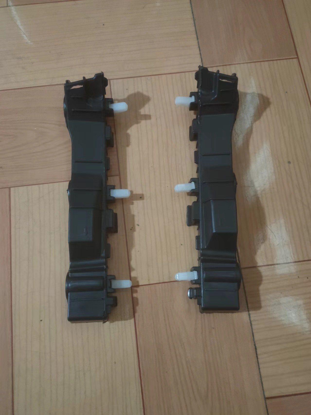 GMQ Auto Parts 86513-14-1W200 Bumper Reinforcement Auto Spare Parts for Hyundai Kia 2012 RIO FRONT BUMPER BRACKET