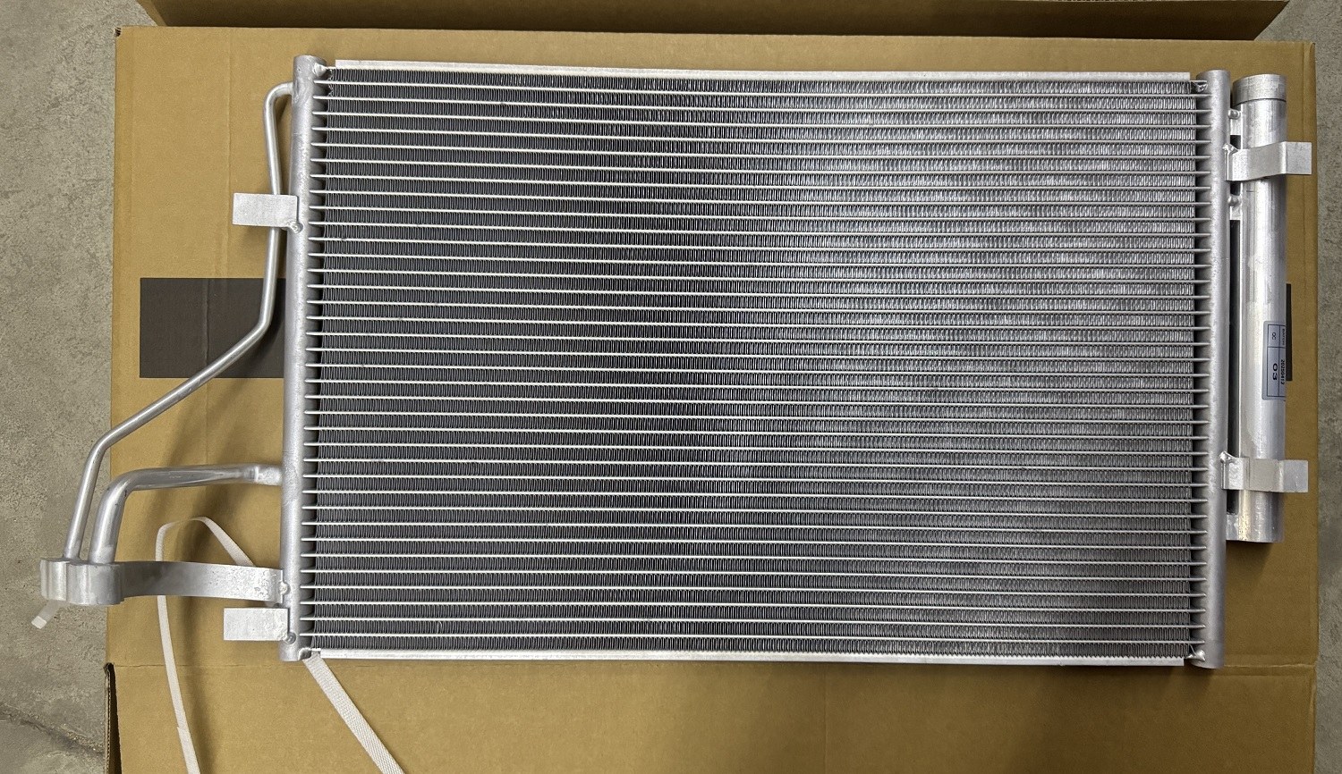 GMQ Auto Parts 97606-B5000 AC Condenser Auto Spare Parts for Hyundai Kia