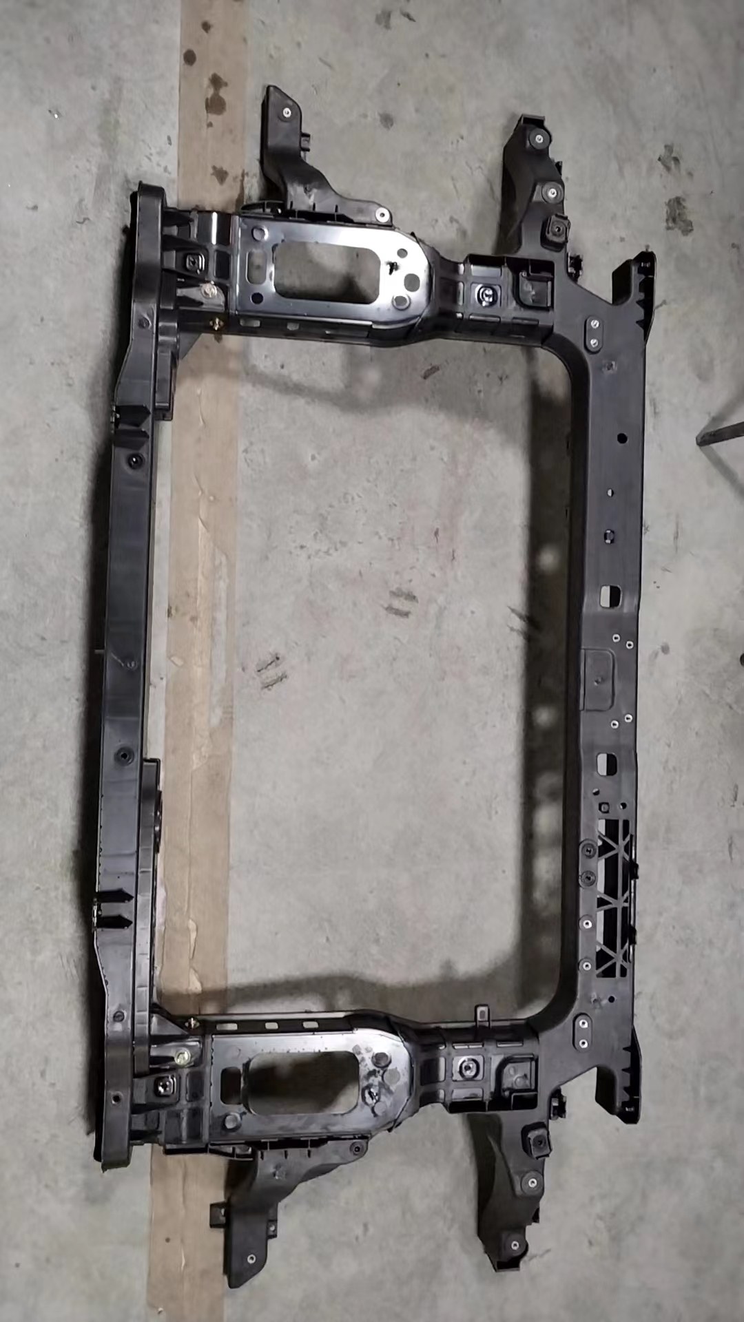 GMQ Auto Parts 64101-S1000 Bumper Reinforcement Auto Spare Parts for Hyundai Kia 2019 SANTA.FE WATER