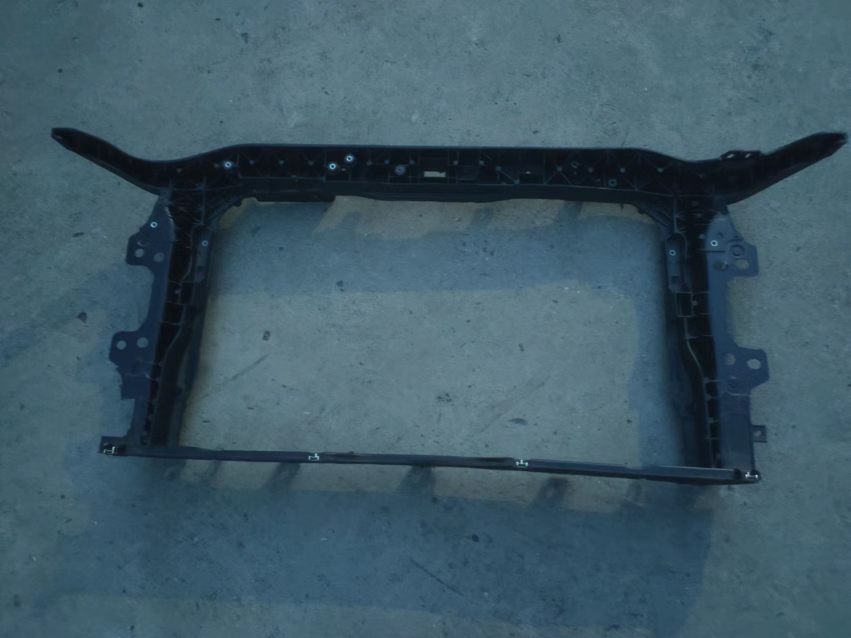 GMQ Auto Parts 64101-F2000 Bumper Reinforcement Auto Spare Parts for Hyundai Kia 2016 ELANTRA WATER TANK FRAME
