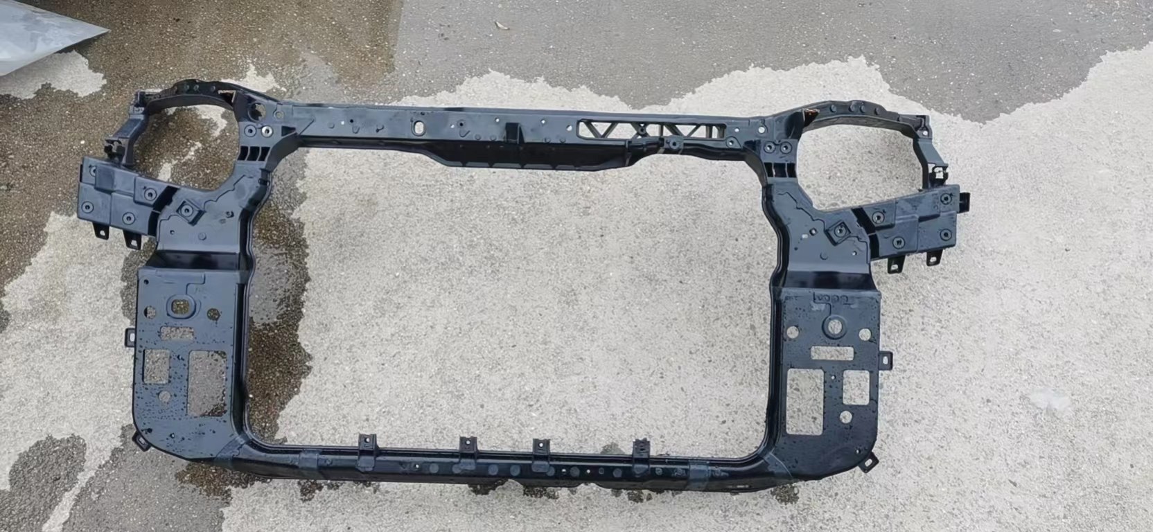 GMQ Auto Parts 64101-2P500 Bumper Reinforcement Auto Spare Parts for Hyundai Kia 2013 SORENTO WATER