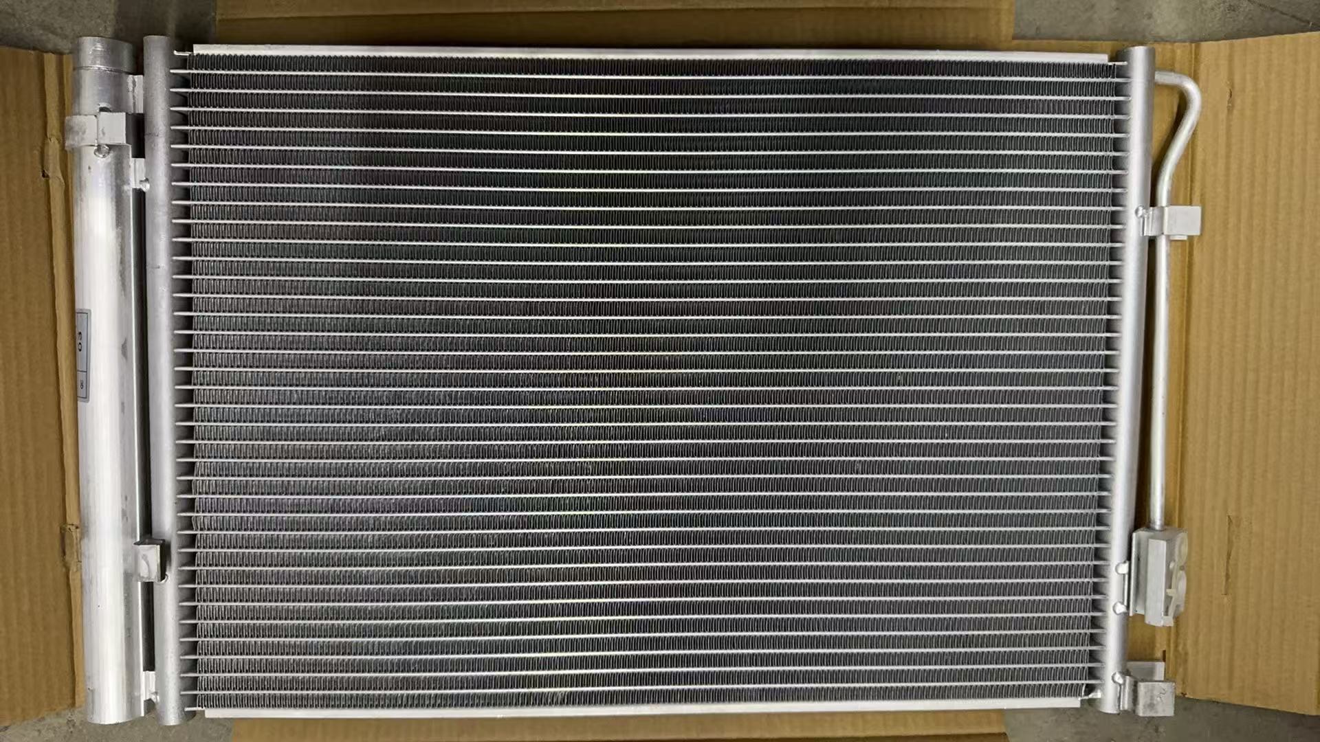 GMQ Auto Parts 97606-H2000 AC Condenser Auto Spare Parts for Hyundai Kia