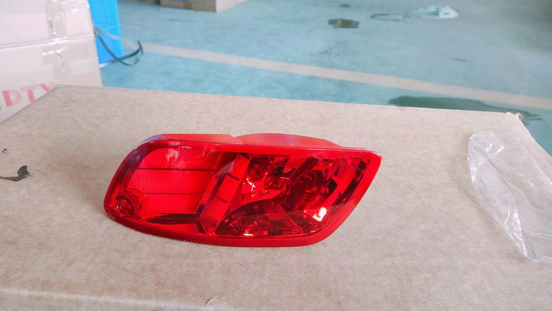GMQ Auto Parts 92405-6-3J300 Bumper Reinforcement Auto Spare Parts for Hyundai Kia 2007 VERACRUZ REAR BUMPER LAMP