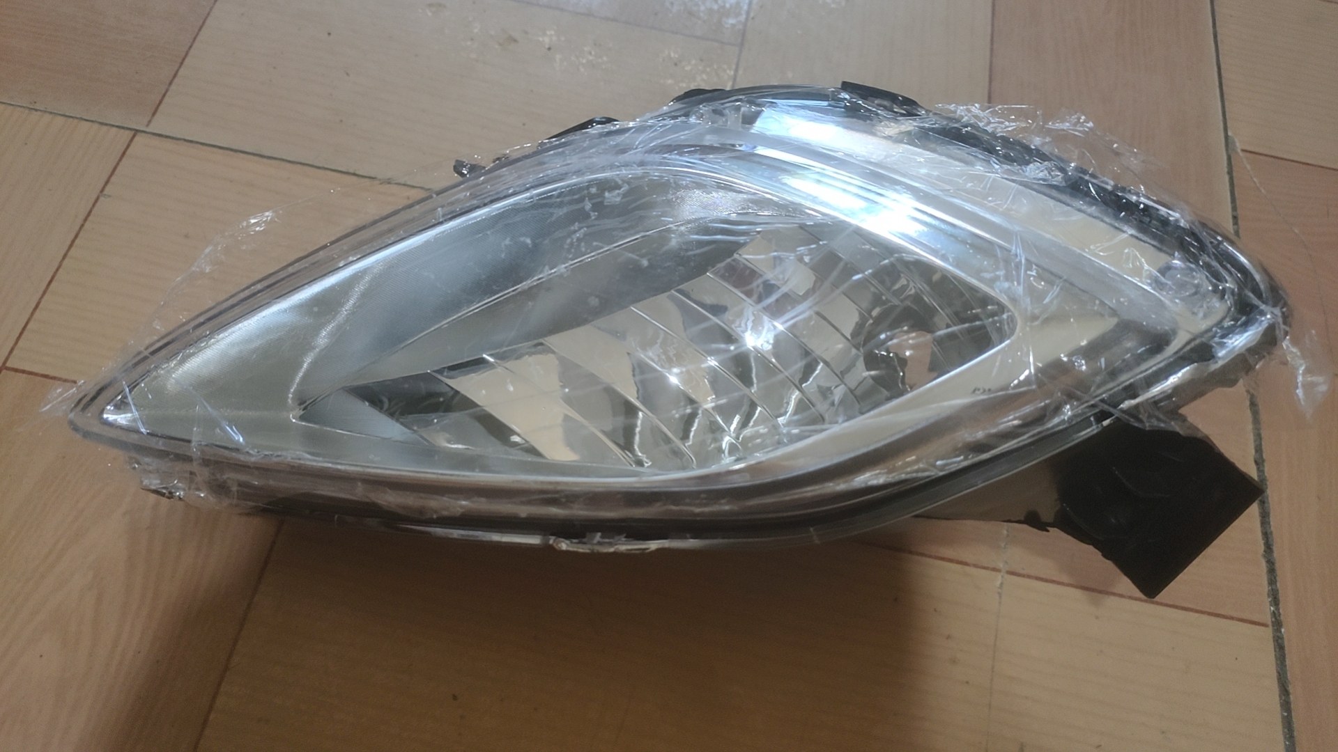 GMQ Auto Parts 92201-2-3X000 Bumper Reinforcement Auto Spare Parts for Hyundai Kia 2011 ELANTRA FOG LAMP