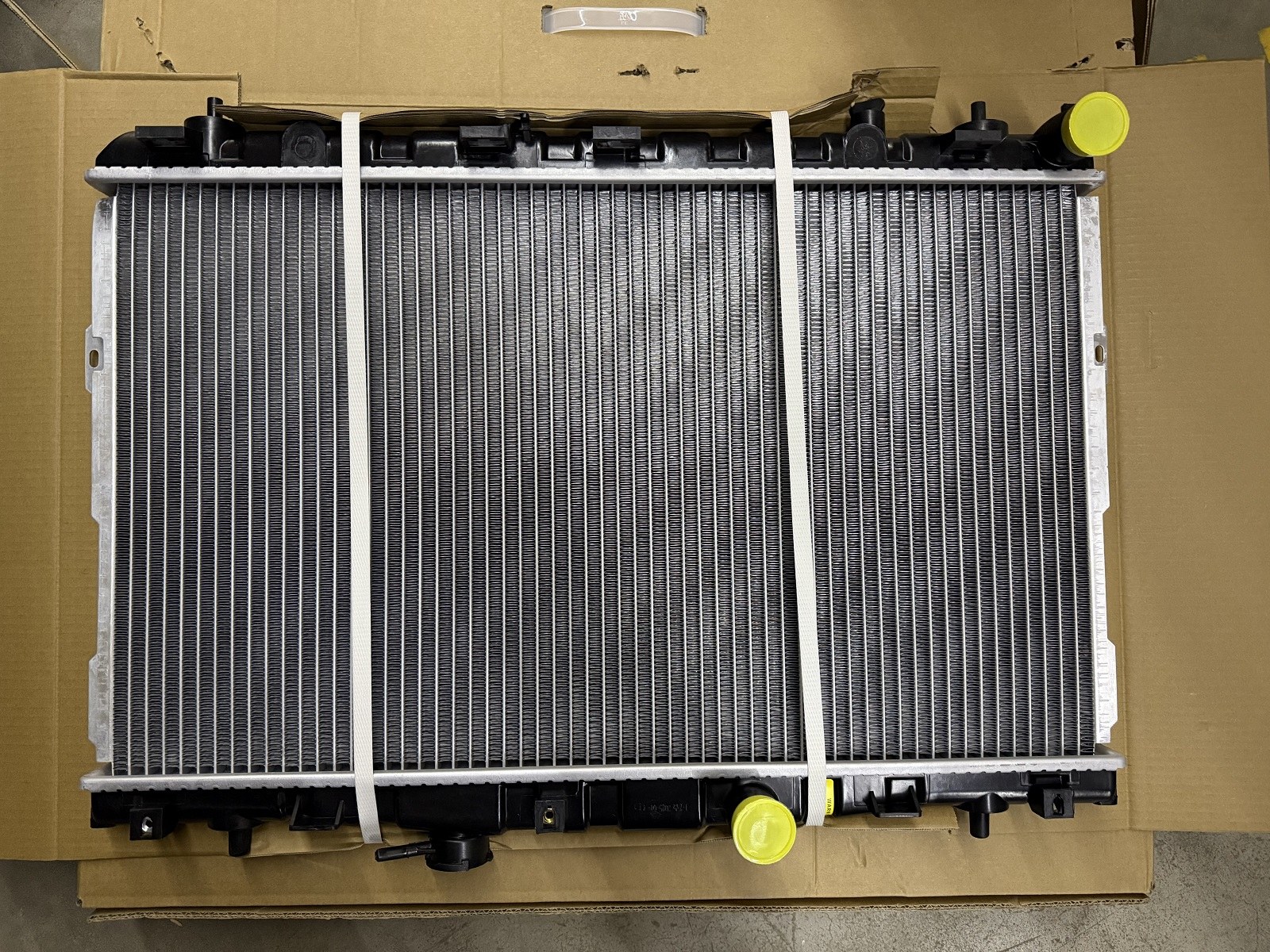 GMQ Auto Parts 25310-2D100 Radiator Auto Spare Parts for Hyundai Kia