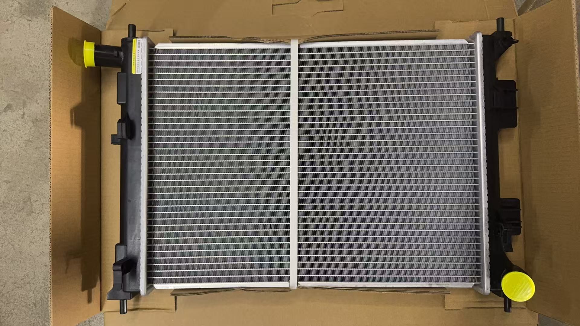 GMQ Auto Parts 25310-0U000 Radiator Auto Spare Parts for Hyundai Kia