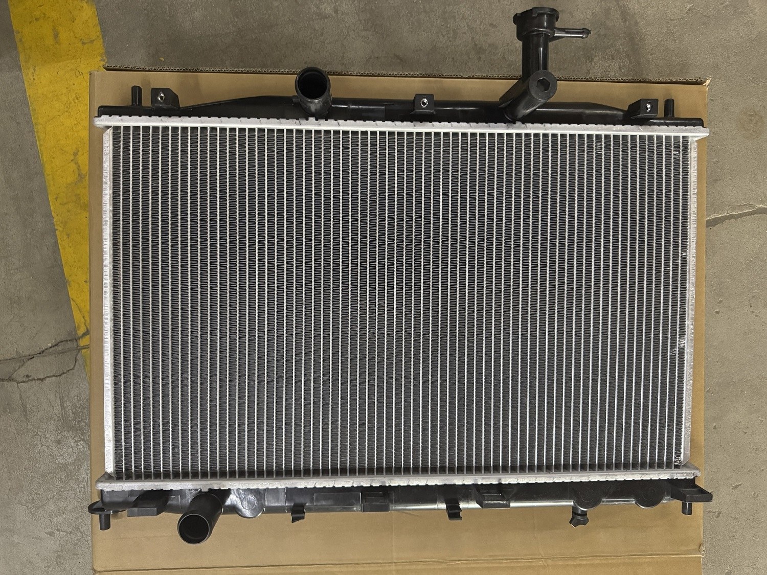GMQ Auto Parts 25310-1E010 Radiator Auto Spare Parts for Hyundai Kia