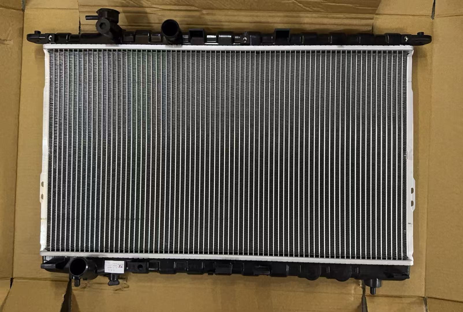 GMQ Auto Parts 25310-38001 Radiator Auto Spare Parts for Hyundai Kia