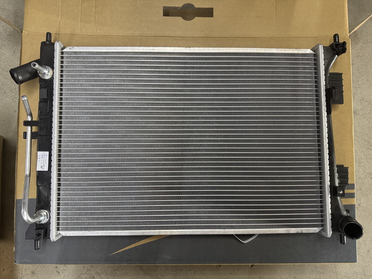 GMQ Auto Parts 25310-B5000 Radiator Auto Spare Parts for Hyundai Kia