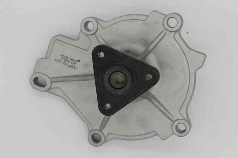 GMQ Auto Parts 25100-2F700 Water Pump Auto Spare Parts for Hyundai Kia Sorento 2.2 Diesel 、 Santa Fe