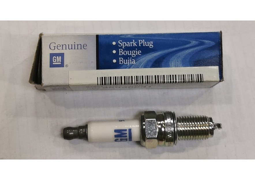 GMQ Auto Parts Spark Plug Auto Spare Parts for DAEWOO CRUZE