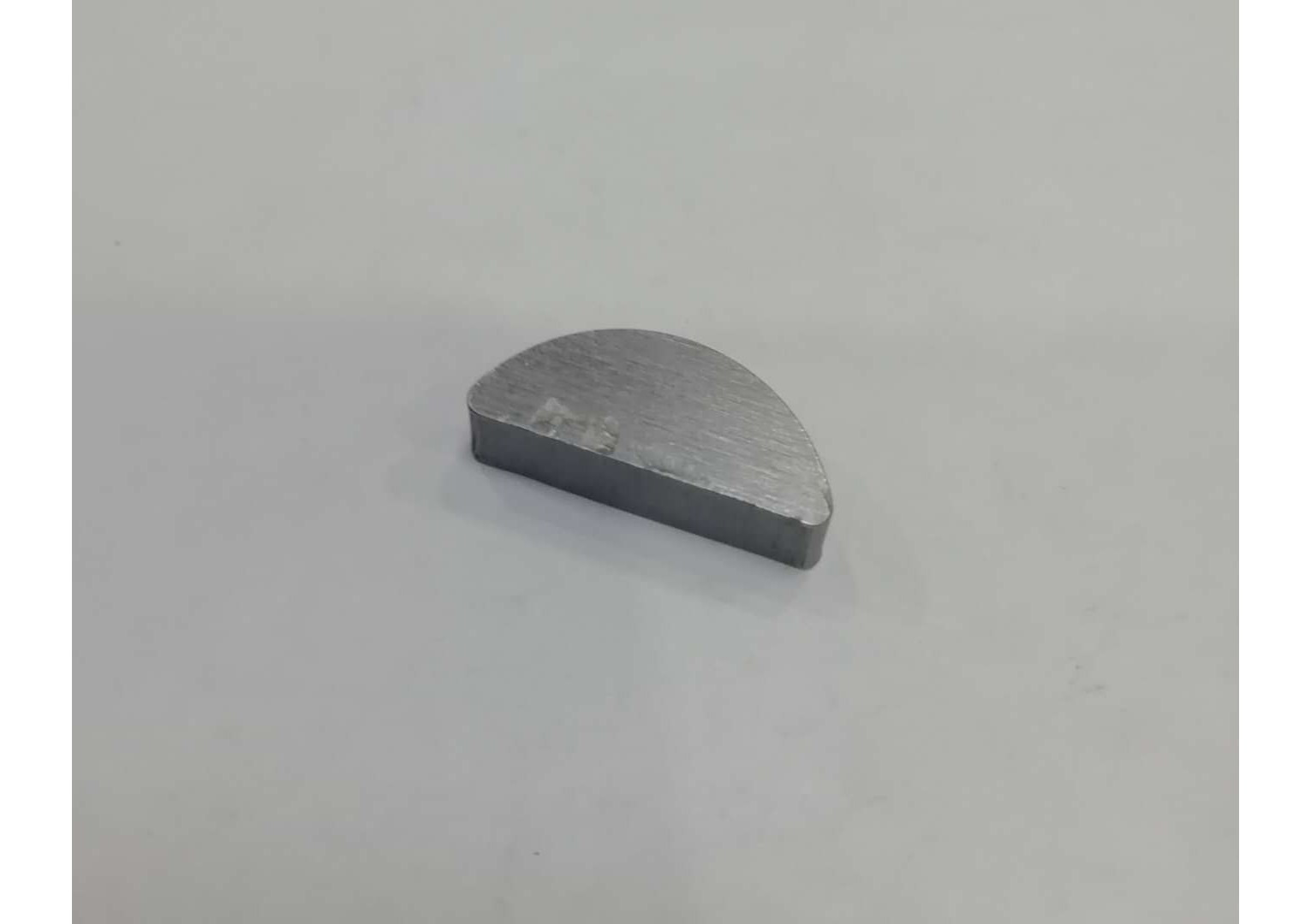 GMQ Auto Parts K01000002216 Woodruff Key (Half-Round Key) Auto Spare Parts for DAEWOO NEXIA OPEL