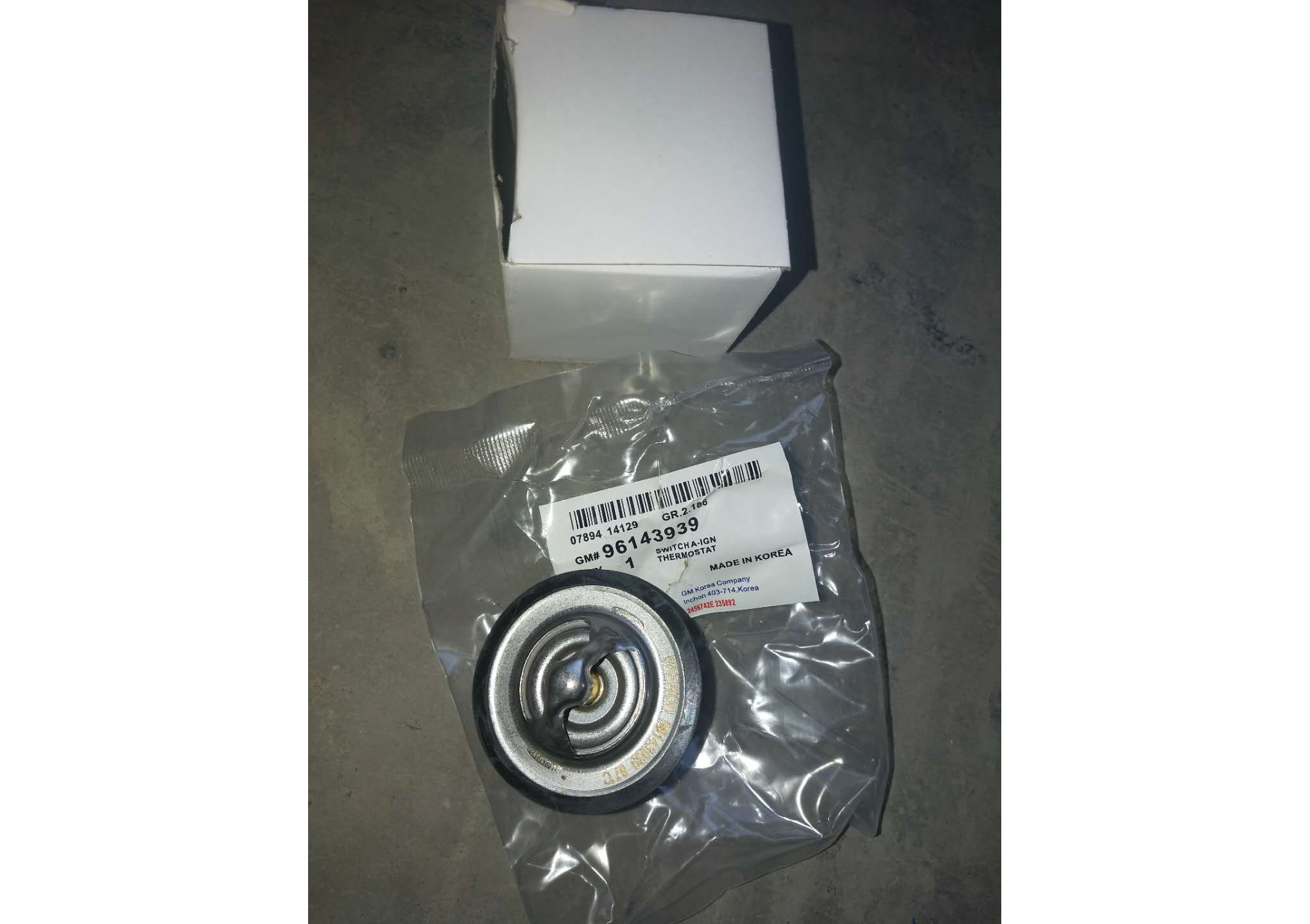 GMQ Auto Parts 96143939-DAEW Thermostat Auto Spare Parts for DAEWOO NEXIA